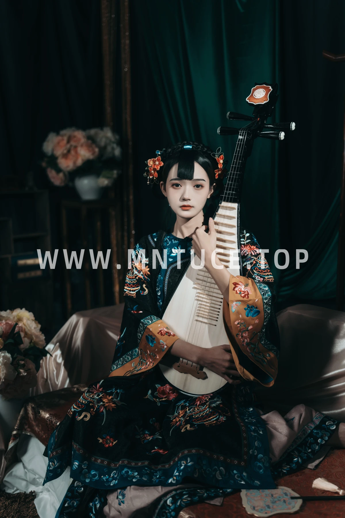 [艺图语] 2023.01.01 Vol.2809 – 经年旧梦 清汉女 兔子Zzz不吃胡萝卜#[42P]-3