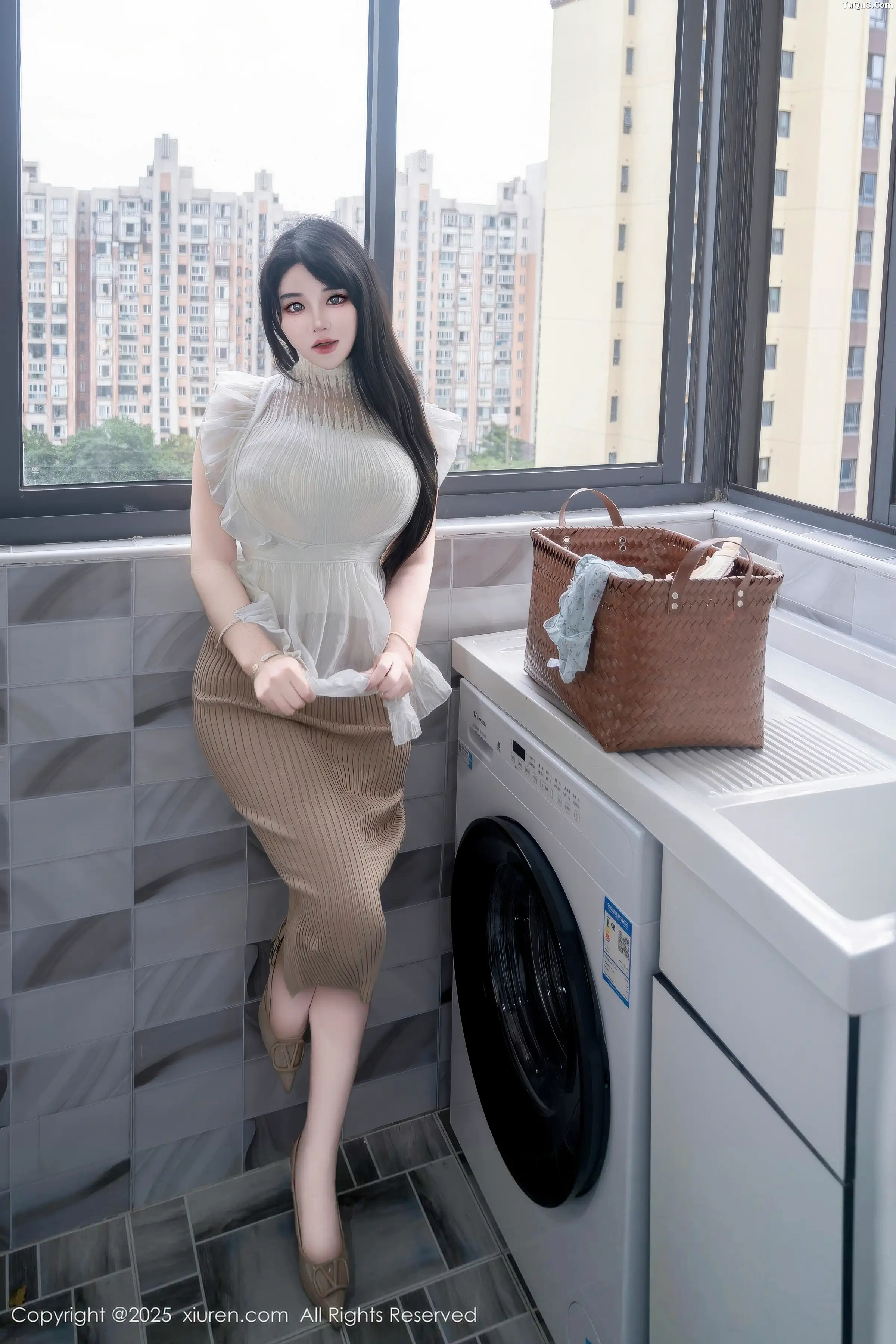 [秀人网] 2025.11.20 No.11010 汐汐爱吃草莓#[83P]-1