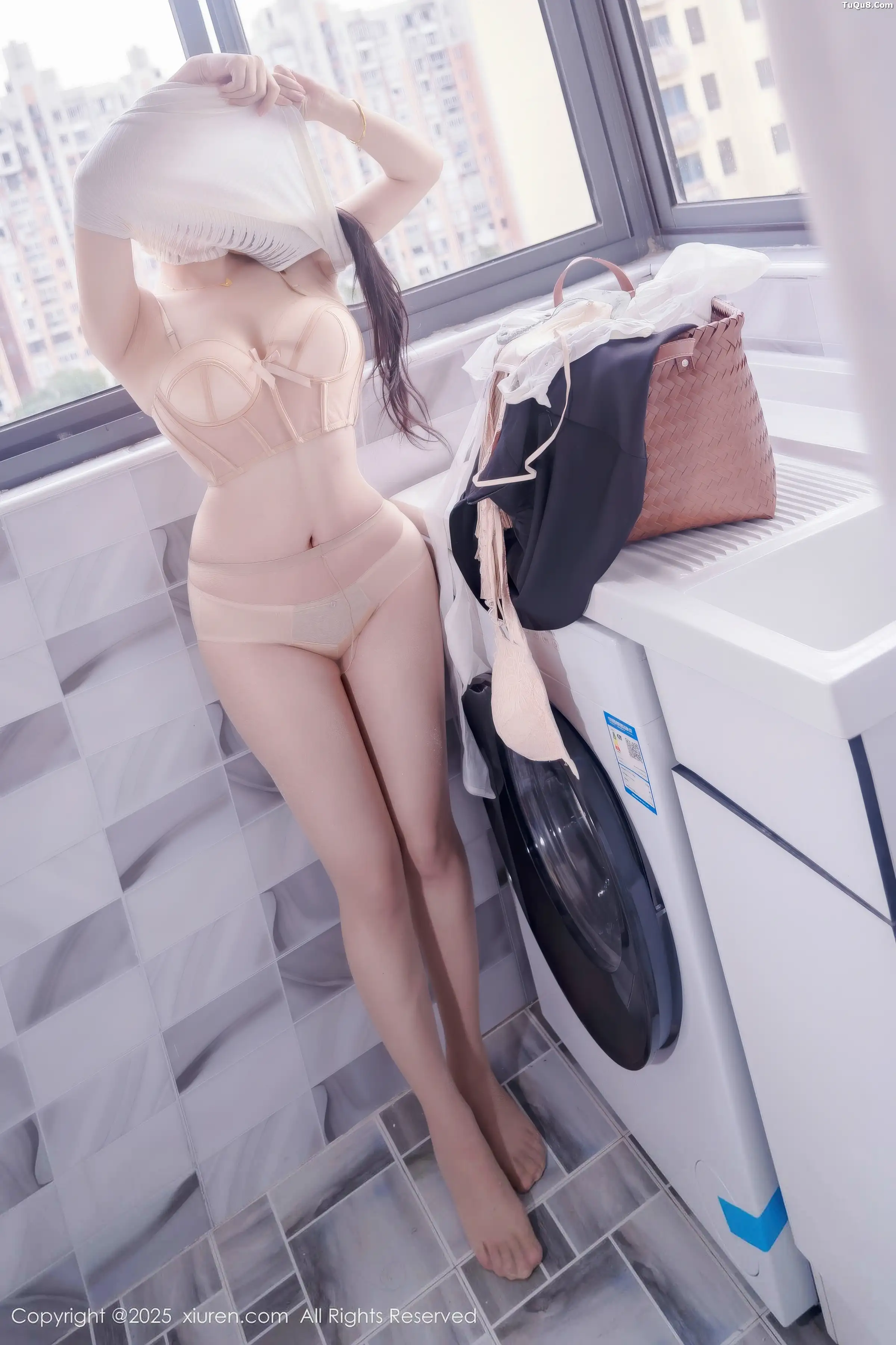 [秀人网] 2025.11.20 No.11010 汐汐爱吃草莓#[83P]-2