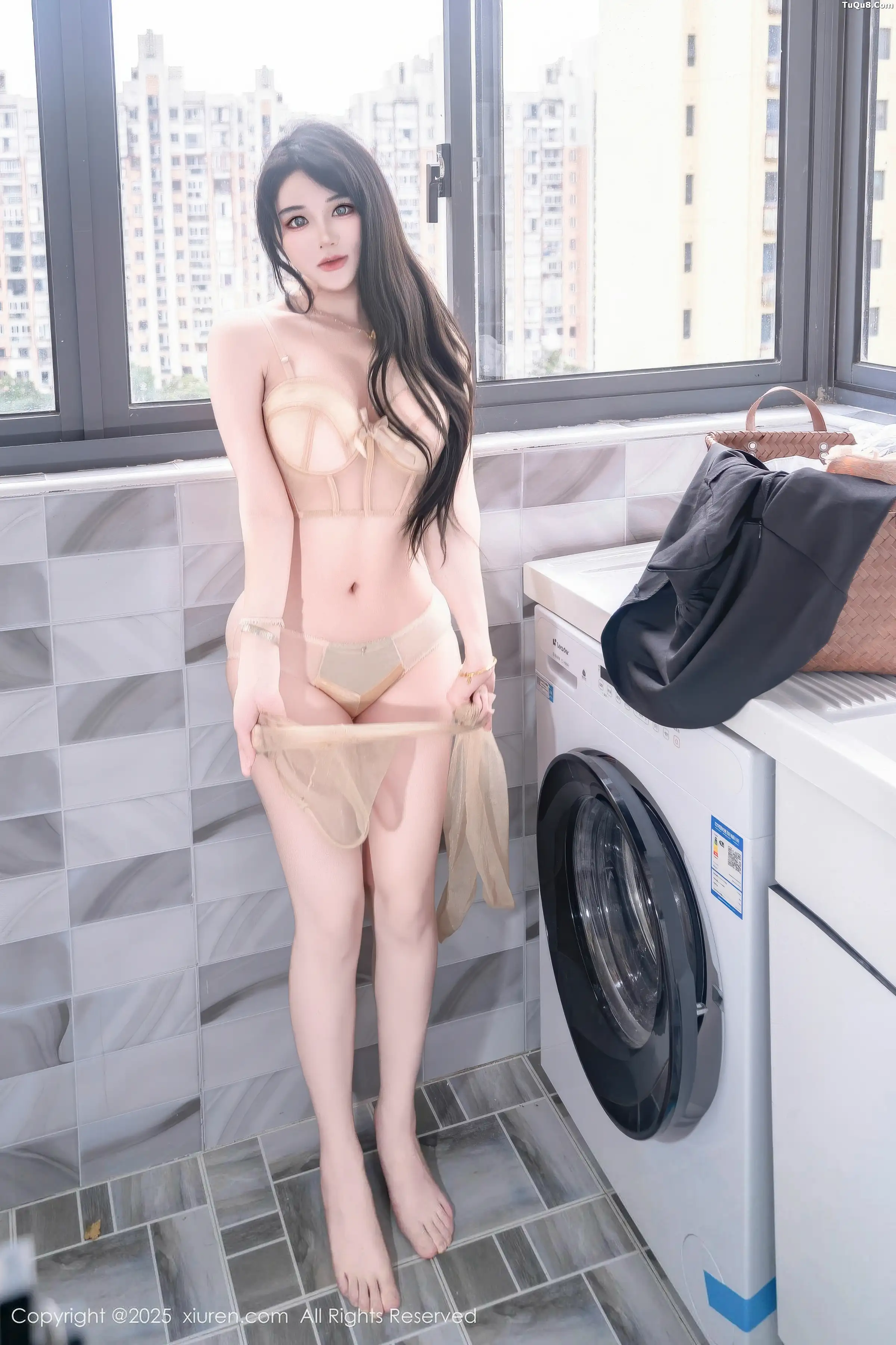 [秀人网] 2025.11.20 No.11010 汐汐爱吃草莓#[83P]-10