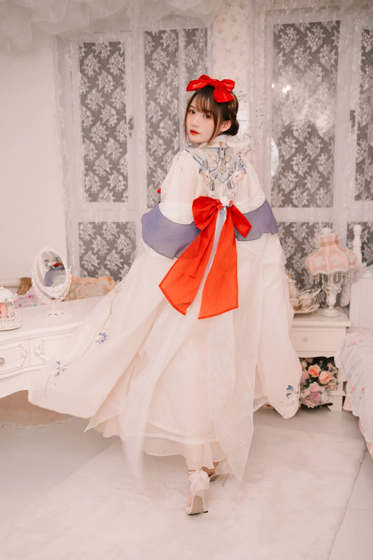 [艺图语] 2022.09.04 Vol.1864 – 白雪华梦 兔子Zzz不吃胡萝卜#[23P]-1